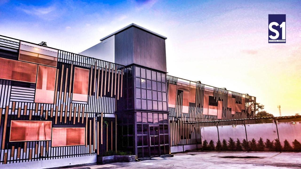 S1 City Hotel Buriram Dış mekan fotoğraf