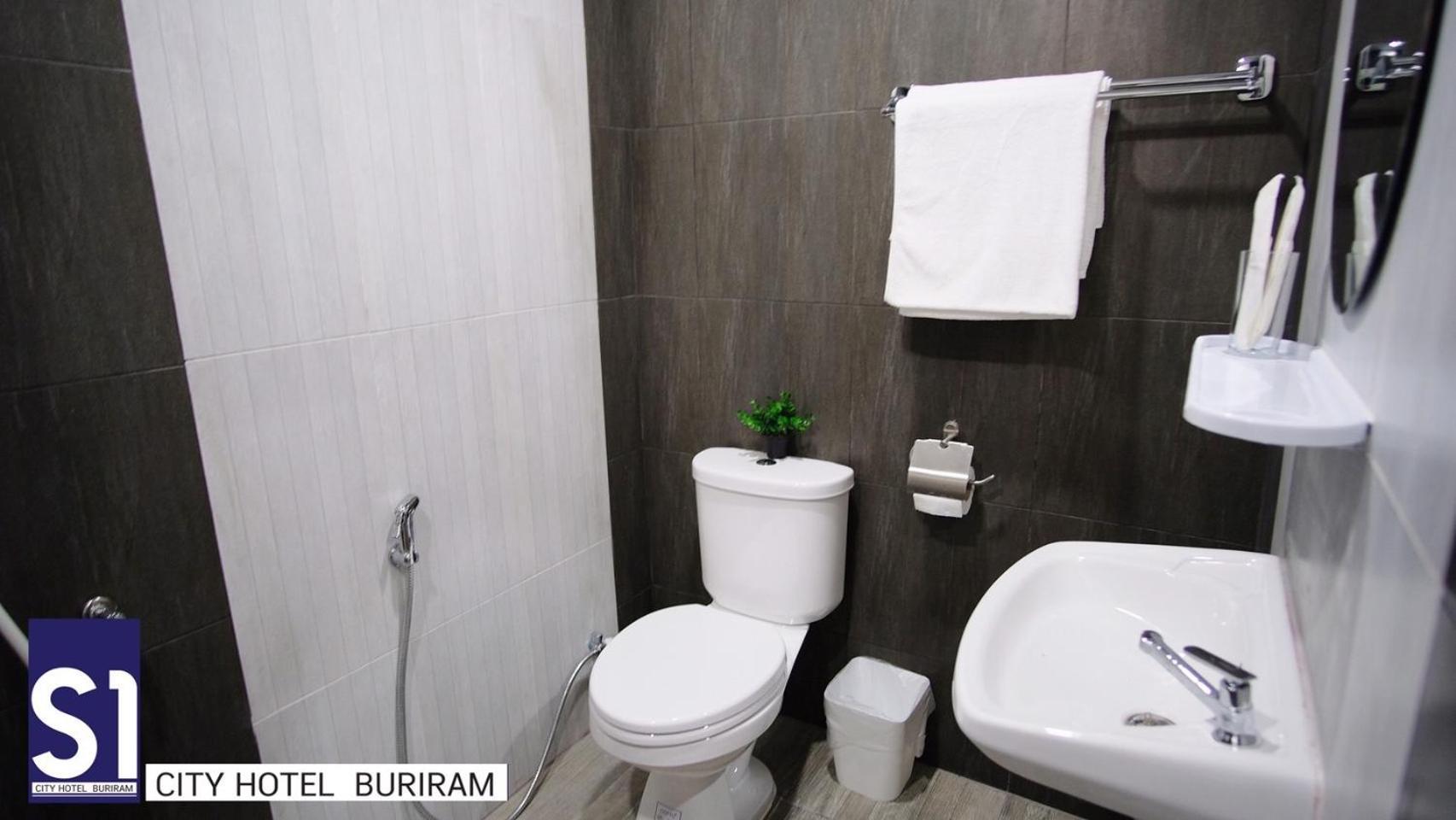 S1 City Hotel Buriram Dış mekan fotoğraf