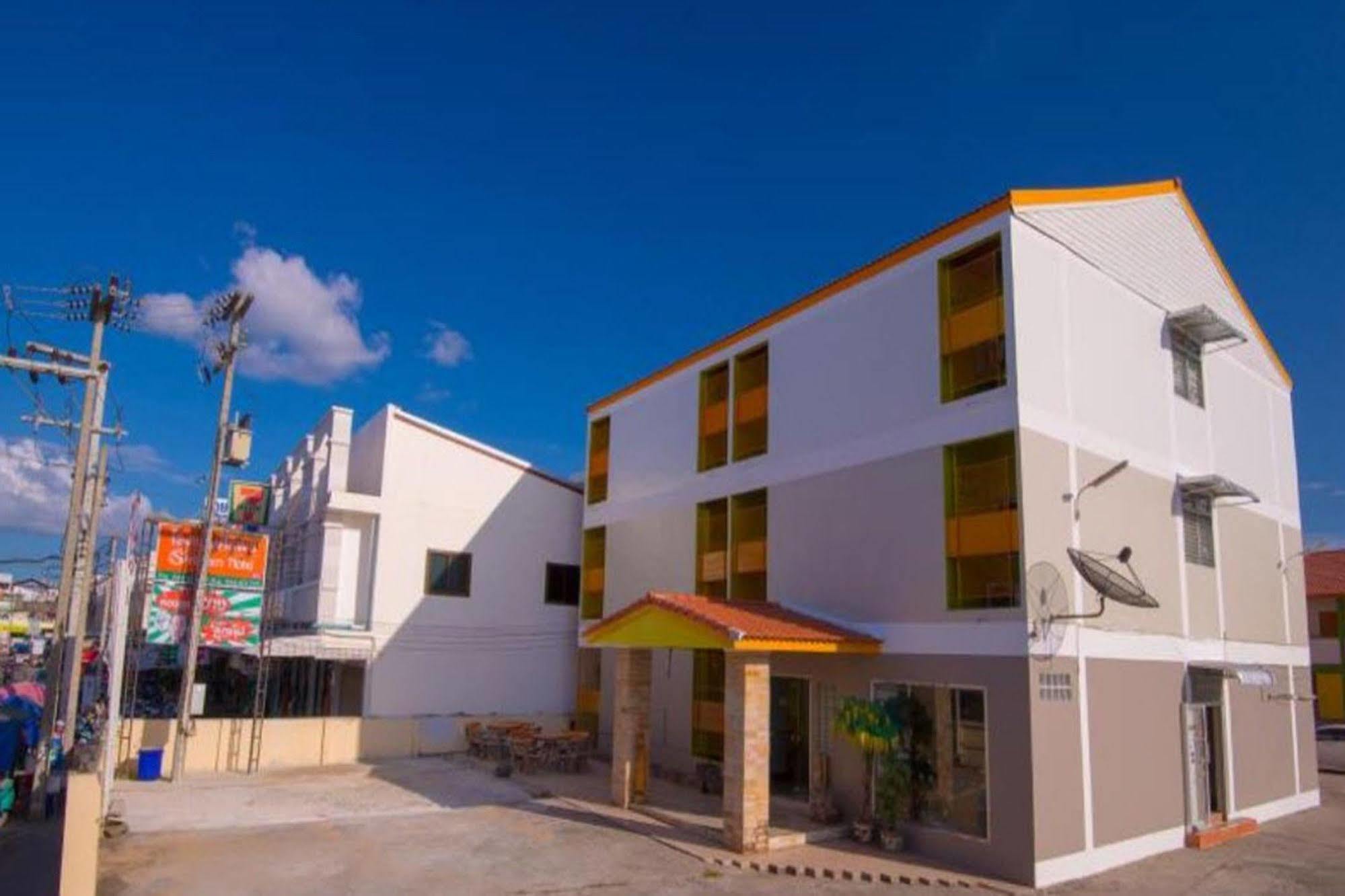 S1 City Hotel Buriram Dış mekan fotoğraf