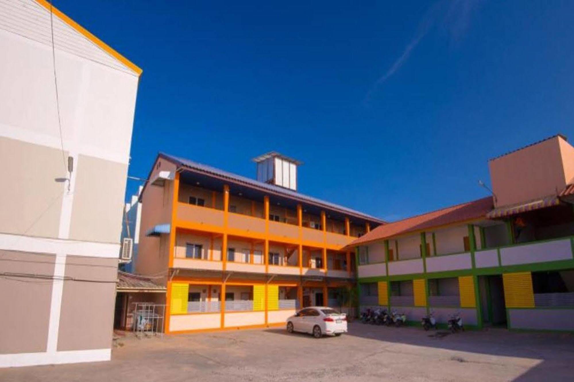 S1 City Hotel Buriram Dış mekan fotoğraf